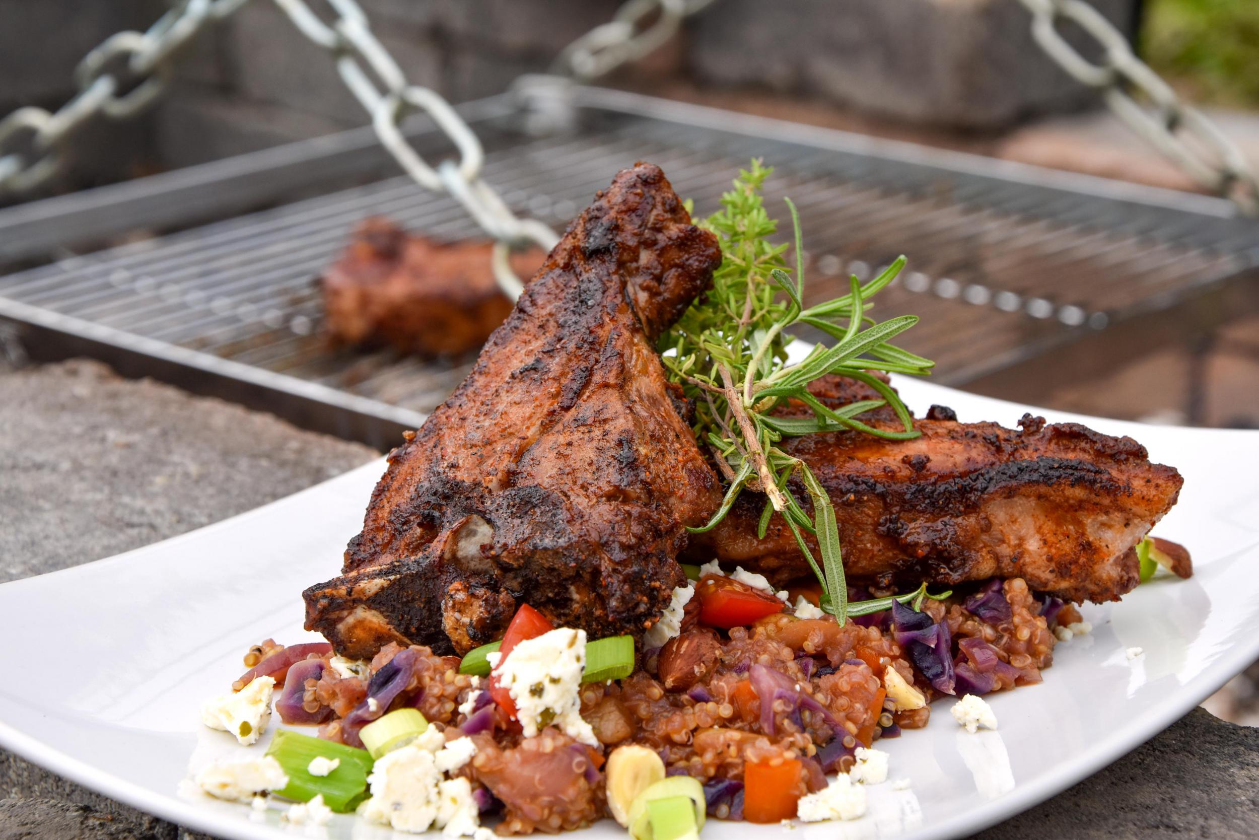 TBoneSteak vom Wildschwein mit RotkohlQuinoaPfanne Wild auf Wild