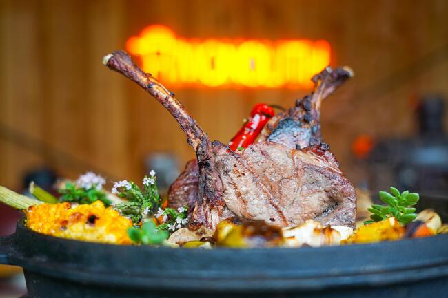 Diese Wildschweinsteaks werden durch ihren besonderen Zuschnitt zum Highlight.