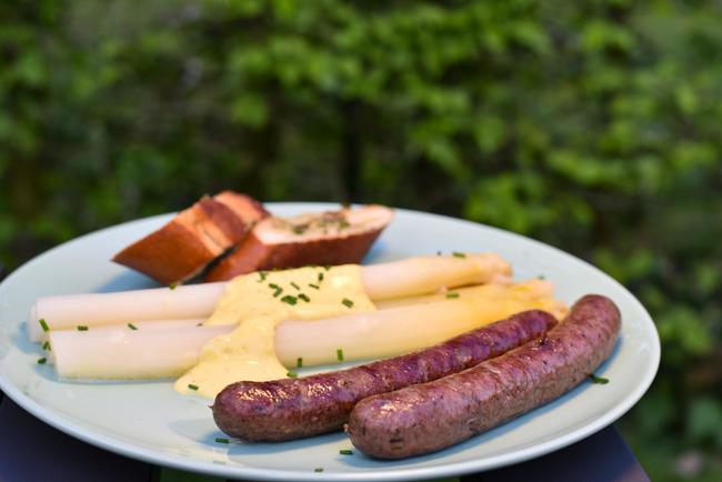 Wildschwein-Spargel-Grillwurst