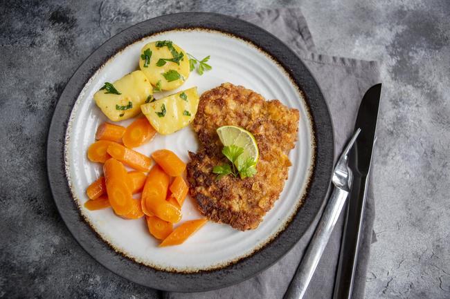 Rehschnitzel mit Chipspanade