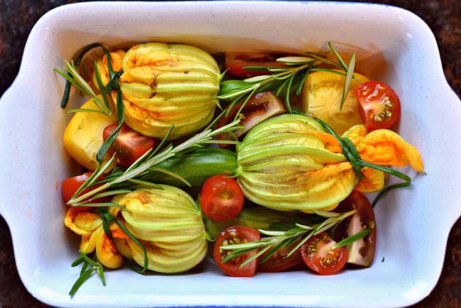 Gefüllte Zucchiniblüten