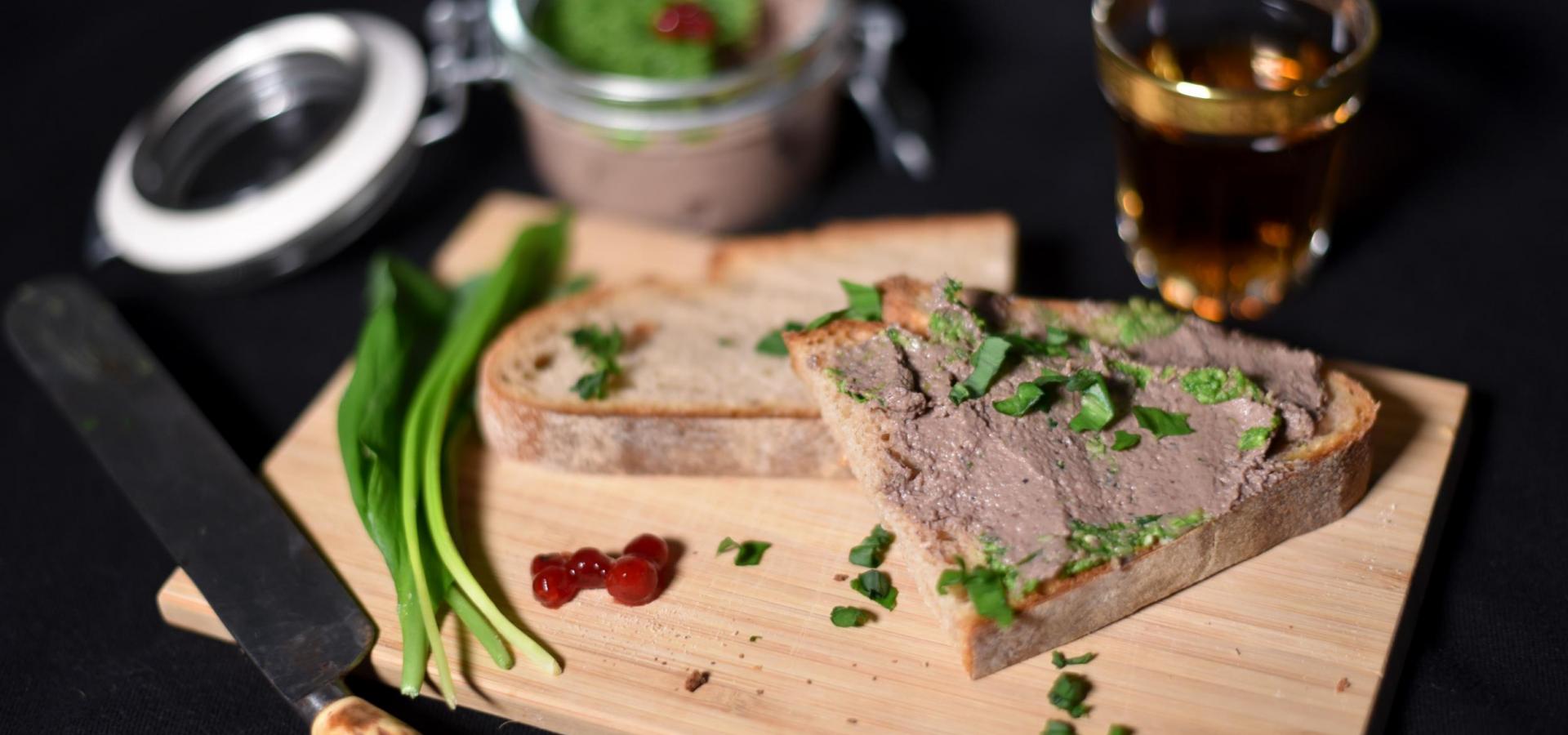 Wildschwein-Leberpastete im Glas mit zweierlei Topping | Deutscher ...