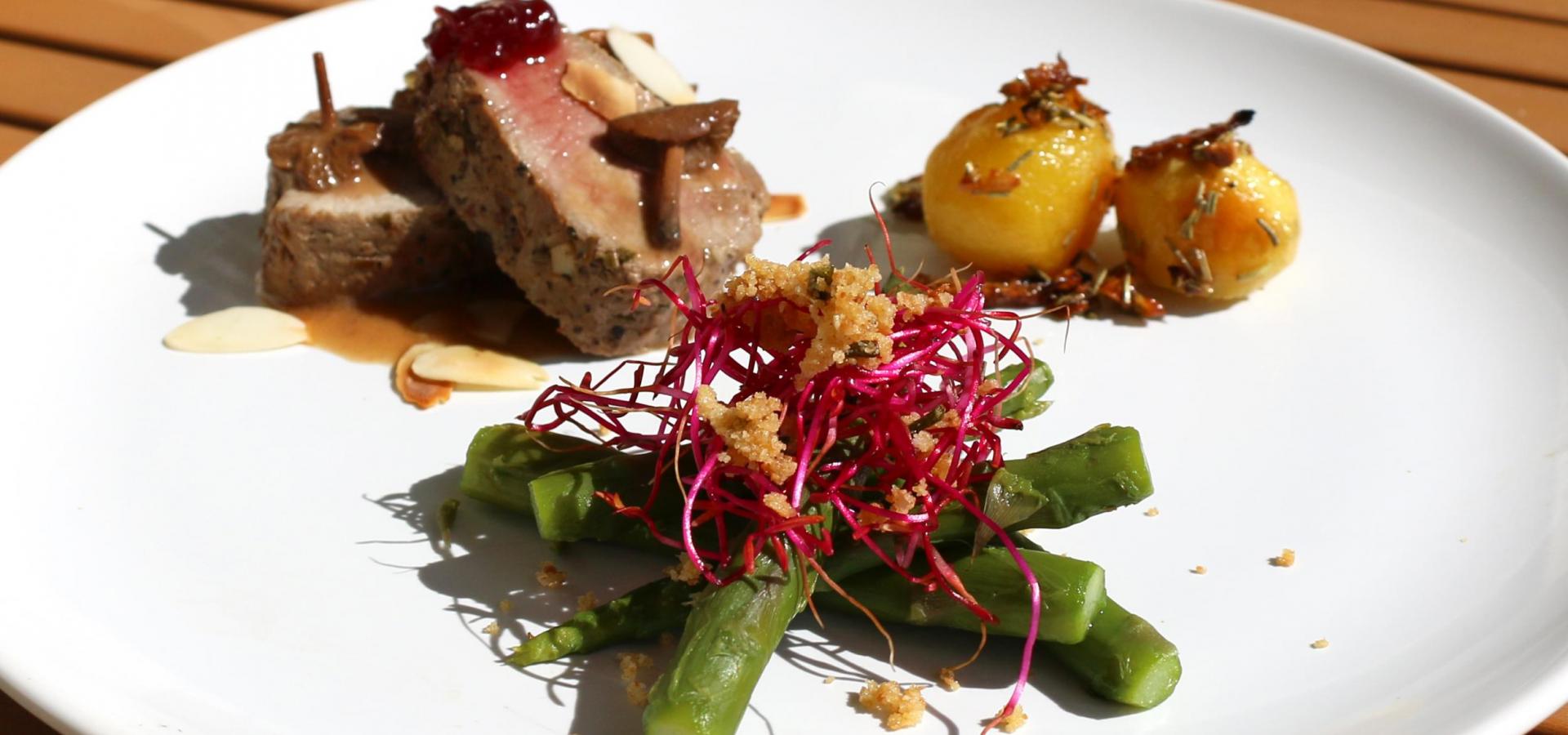 Wildschweinrücken mit Spargel | Deutscher Jagdverband