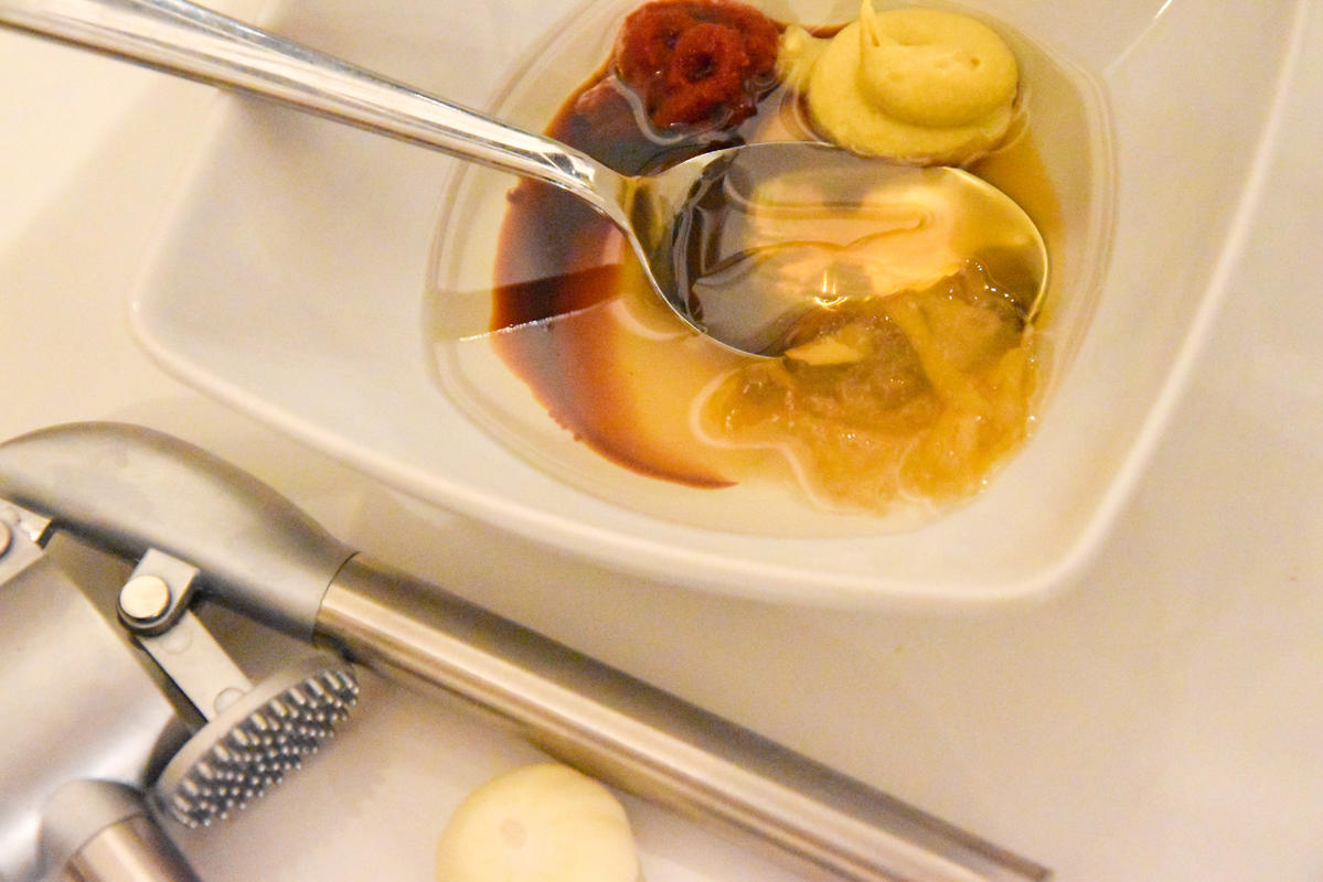 Butterweiche Wildschweinrippchen mit knusprigem Grünkohl und ...