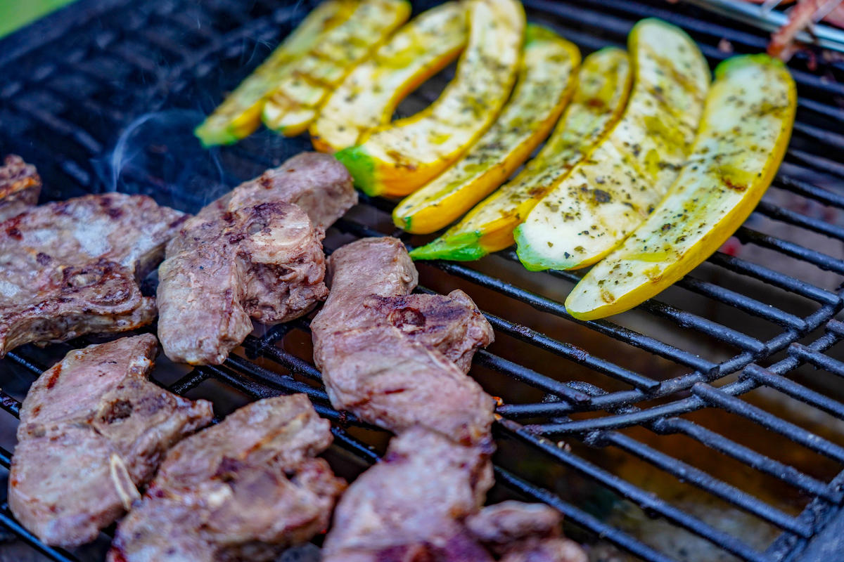 Anschließend kurz auf dem Grill anrösten.  (Quelle: Kapuhs/DJV)