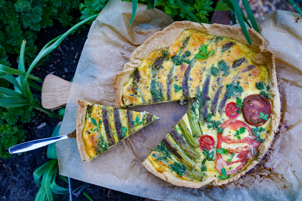 Fertig ist die wilde Quiche.  (Quelle: Kapuhs/DJV)