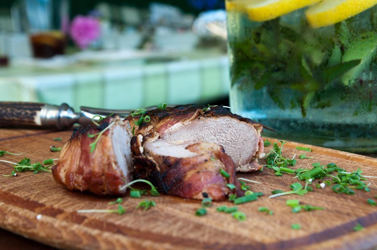 Barbecue-Wildschweinrücken mit Bacon | Deutscher Jagdverband