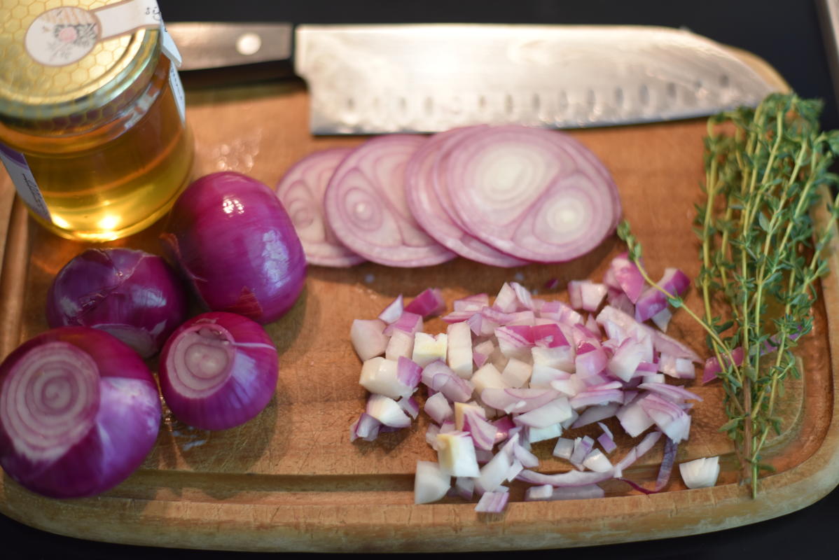 Die Zutaten für die Zwiebelmarmelade (Quelle: Kapuhs/DJV)